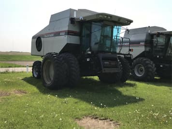 Main image Gleaner R62